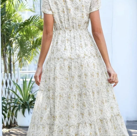 Chic Cream Floral Maxi Dress - Picture 4 of 4